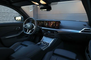 BMW 3 Series 330e M-SPORT  | BTW |  ACC | MEMORY | HUD | LED | KEYLESS | 360 | / 18