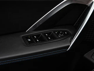 BMW iX1 eDrive20 67 kWh M Sport | SOH 100% | Trekhaak | Harman/Kardon | Keyless | LED | Camera | Navigatie | 18" / 34