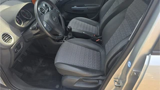 Opel Corsa 1.4-16V Cosmo / 11