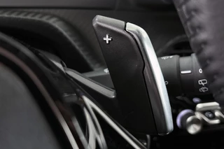 Peugeot 208 1.2 Hybrid 110 e-DCS6 Allure / 37