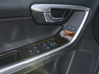 Volvo V60 2.4 D6 AWD Plug-In Hybrid Summum | Leder | Schuifdak | Keyless | Camera | Xenon | Stoelverwarmng / 33