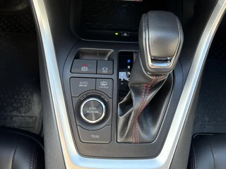 Toyota RAV4 2.5 Plug-in Hybrid AWD Style STUUR & STOELVERWARMING (OOK ACHTER) PDC V+A ELEK. ACHTERKLEP / 10