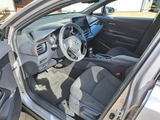 Toyota C-HR 1.8 Hybrid Dynamic / 12