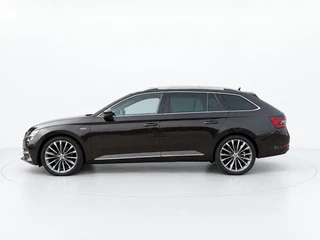 Škoda Superb Combi 1.4 TSI iV Laurin & Klement / 7