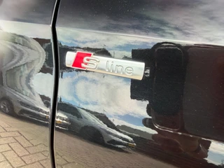 Audi A3 Limousine 35 TFSI S edition S-Line / Matrix LED / Virtual / BTW / Black Pack . / 36