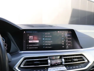 BMW X5 xDrive45e High Executive | LEDER | MEMORY | PANO-DAK | SPORTSTOELEN | PDC | CRUISE | NAVI | STOELVERW. | SOH 89.8% | / 7