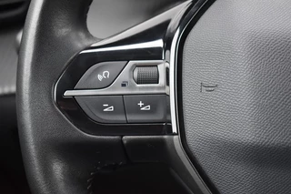 Peugeot 208 1.2 PURETECH ALLURE NAVI + APP CONNECT / ECC / PDC / LED PAKKET / 20
