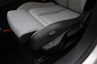 Opel Astra 1.2 Elegance 130 PK Automaat | Navigatie | Climate control | Keyless | Lichtmetalen velgen | Camera | Getint glas | Cruise control | Parkeersensoren | Demo | / 18