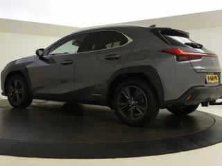 Lexus UX 250h First Edition | Elektr. a. klep | Trekhaak | PDC / 7