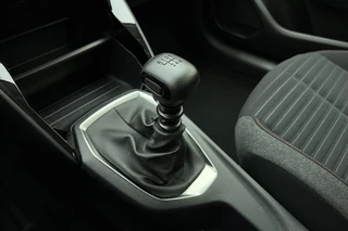 Peugeot 208 1.2 PureTech 100pk Active Pack | Navigatie | Airco | Bluetooth | Cruise control | DAB | Lichtmetalen velgen | lage KM-stand / 28