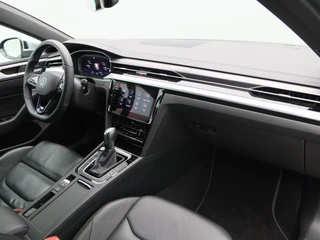 Volkswagen Arteon Shooting Brake 2.0 TSi 320 Pk R 4Motion | Stoel/Stuurverwarming | Memory | Head UP | Harman/Kardon | Panoramadak | Trekhaak | 20 Inch | 53.014 Km !! / 49