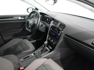 Volkswagen Golf Variant 1.5 TSI Highline Business R | Stoelverwarming | Camera | Virtual | ACC | / 4