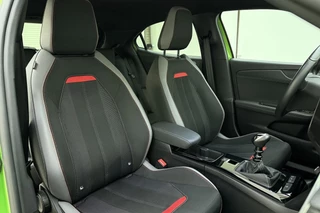 Opel Mokka 1.2 Turbo Level 4 | 130 PK | Trekhaak | Parkeer Camera Achter | Apple Carplay & Android Auto | Airco | DAB+ | Privacy Glas | Zwart Dak | / 15