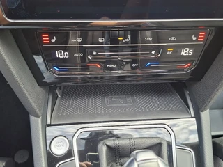 Volkswagen Passat Variant 1.4 TSI PHEV GTE * Panoramadak * Elek. Achterklep * Navigatiesysteem * 18 Inch Velgen * / 12