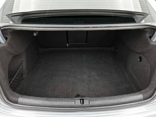 Audi A3 Limousine 35 TFSI S-Line Automaat | Adaptive Cruise | Parkeersensoren | Panoramadak / 26