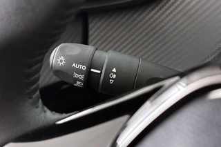 Peugeot 208 1.2 PureTech 75 Active / 33