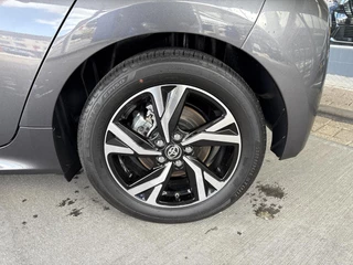 Toyota Yaris 1.5 Hybrid 115 First Edition Adaptive cruise ctrl / 11