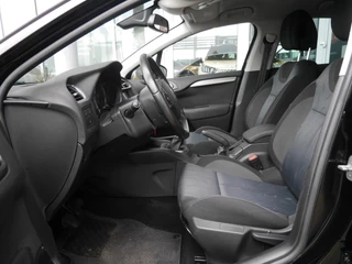 Citroen C4 1.2 PureTech Tendance | 130PK | Navigatie | Climate control | Extra getint glas | Lichtmetalen velgen | Cruise control | Trekhaak | Automatische verlichting | Regensensor | / 9