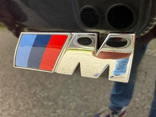 BMW IX3 M SPORT pakket 80 kWh, panoramadak, SOH 98,2 %,vol opties, 1 e eigenaar,conjac sport leder, Origineel NL auto met nap / 9