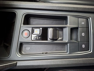 Cupra Leon 1.5 eTSI Business Intense AUT.* Navigatiesysteem * Elektrische stoelen met memory * Parkeercamera * / 11