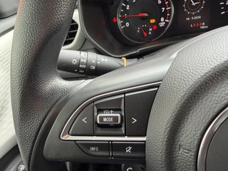 Suzuki Swift 1.2 Comfort Smart Hybrid / 15