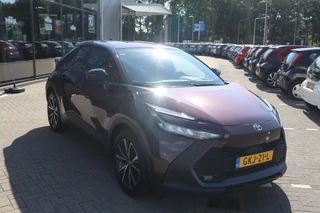 Toyota C-HR 1.8 HYBRID 140 DYNAMIC NL-AUTO 1E-EIG CAMERA PARK-SENSOREN KEYLESS BSM LED APPLE/ANDROID 18'' LM-VELGEN / 9