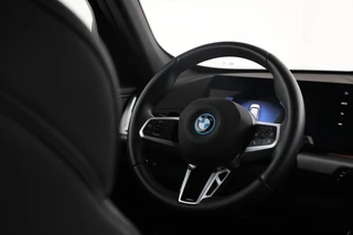 BMW iX1 eDrive20 67 kWh  M-sport, Stoelen, Virtual, Climate, / 21