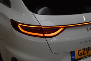 Kia Proceed 1.5 T-GDi 140pk DCT7 GT-PlusLine PANO DAK / 14