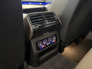 BMW i5 eDrive40 84 kWh  Head-Up ACC PDC Trekhaak M-Sport Leder 24 Maanden garantie* (Vraag naar de voorwaarden) / 26