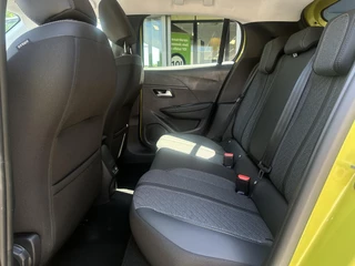 Peugeot 208 1.2 Hybrid 110 e-DCS6 Allure | Climate Control | Navigatie | Full LED | DAB | Parkeercamera/-sensoren | Apple Carplay/Android Auto | Dode hoekdetectie | Lichtmetalen velgen | / 10