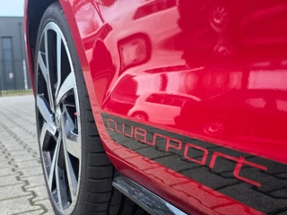 Volkswagen Golf 2.0 TSI GTI Clubsport / 265-360PK / NAP = UNIEK !! / NWE TURBO / PANO / DYNAUDIO / CAMERA / CARPLAY / 19 INCH ! / 19
