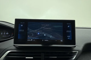 Peugeot 3008 1.2 PureTech Blue Lease Allure | Apple carplay/Android auto | Navigatie | Adaptive cruise | Camera | Elektrische kofferklep | Keyless entry + start | Climate control / 24