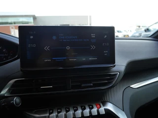 Peugeot 3008 1.2T 130pk Allure Pack Business | Navigatie | Climate & Cruise Control | Camera | AppleCarplay/Android Auto / 24