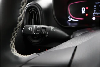 Kia Picanto 1.0 DPI DynamicLine  - Achteruitrij camera - Navigatie - Airco - Fabrieksgarantie tot 07-2032 / 22