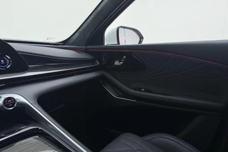 Omoda 9 1.5T-GDi SHS-P Premium Black Edition | 21'' lichtmetalen velgen | Zwart dak | Instelbare vering | Stoelmassage | Panoramadak | HUD | Camera's rondom | All season banden / 18