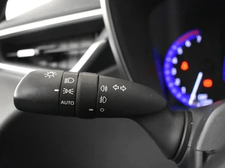 Toyota Corolla 1.8 Hybrid Dynamic | Carplay/AndroidAuto | Stoelverw. / 17