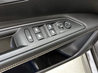 Peugeot 3008 1.2 PureTech GT Line Automaat | Navigatie | Parkeersensoren | Camera | Blind Spot Warning | Apple CarPlay / 37
