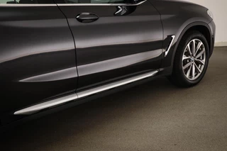 BMW X4 xDrive20i Business Edition Plus | PANORAMADAK | HEAD UP | HOUTAFWERKING | STUURVERWARMING | 19" / 27