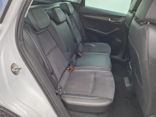 Škoda Karoq 1.5 TSI ACT Style Pano 360° Carplay Trekhaak Business Sportline / 15