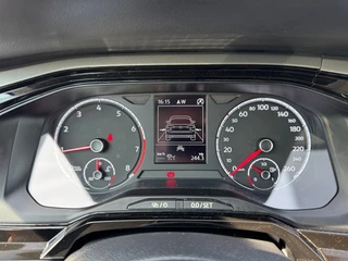 Volkswagen Polo 1.0 TSI Comfortline * Navigatiesysteem * 37.000KM! * Cruise control * LM Velgen * / 22
