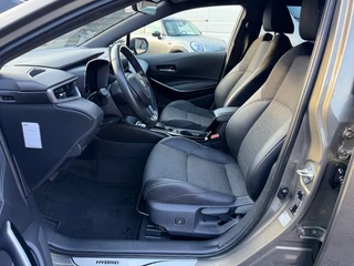 Toyota Corolla 1.8 HYBRID Automaat Navi Camera Trekhaak ACC / 18