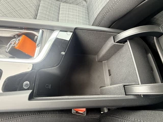 Volvo XC60 2.0 B4 Momentum Business  | Keyless | LED | Apple/Android | PDC v+a incl. Camera | Google | Elekt. Klep / 28