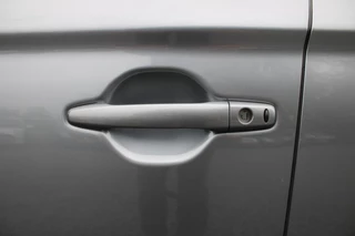 Mitsubishi Outlander 2.0 PHEV Executive Edition / 34