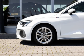 Audi A3 Sportback 35 TFSI S Line  | Carplay | Stoelver. | Parkeersens. | / 18
