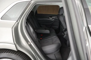 Audi Q8 e-tron 50 340pk quattro Advanced Edition 95 kWh SOH 91% Trekhaak Camera Sportstoelen Stoelverwarming / 12