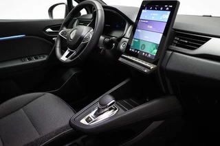 Renault Captur 1.3 mild hybrid 160 techno / 4