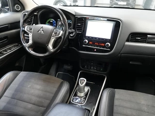 Mitsubishi Outlander 2.4 PHEV Intense / 22