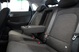 Hyundai Kona EV Comfort 64 kWh 3-Fase  Warmtepomp Two-Tone Adaptive-Cruise Navigatie / 18