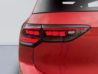 Volkswagen Golf 1.5 eHybrid GTE / 5JR Garantie / Pano / Trekhaak / Matrix / Keyless / 360 / HUD / Travel / 12