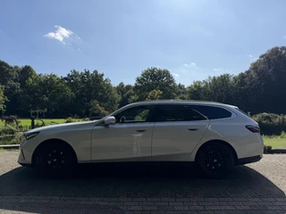 BMW i5 Touring eDrive40 Business Edition 84 kWh | SOH 96% | Pano | BTW | / 25